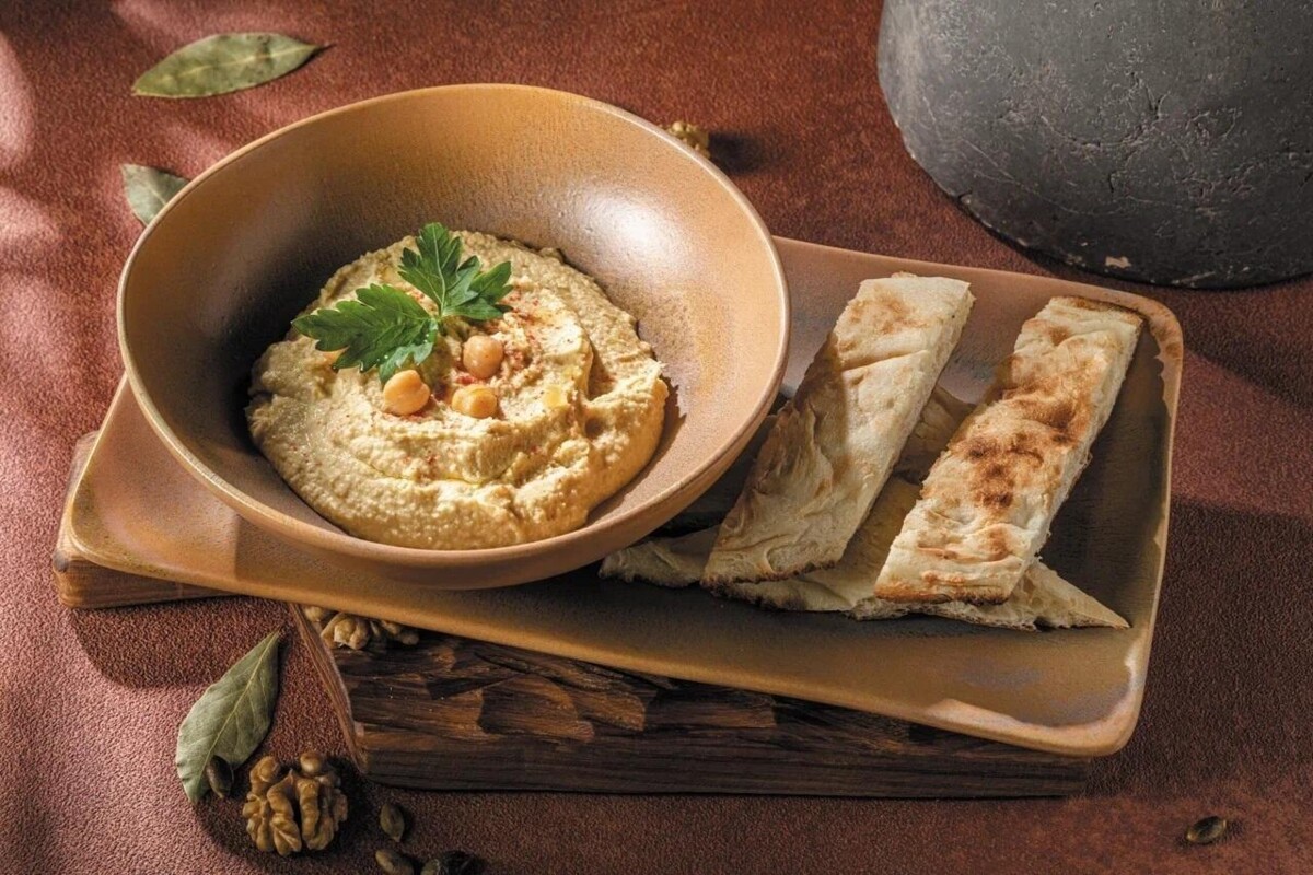 Хумус с гренками из грузинского лаваша