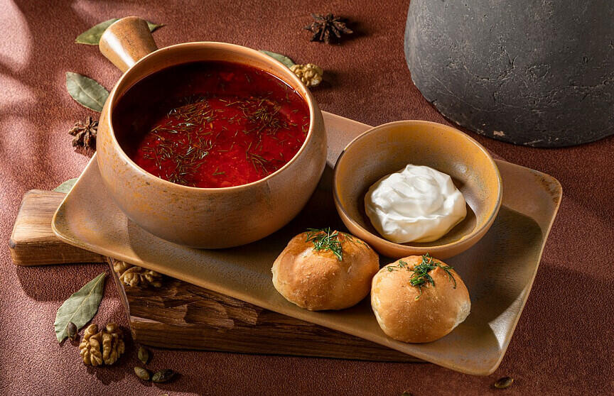 Борщ с пампушками