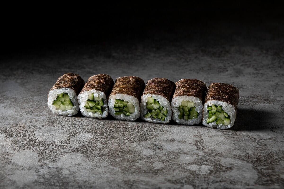 Ролл с огурцом