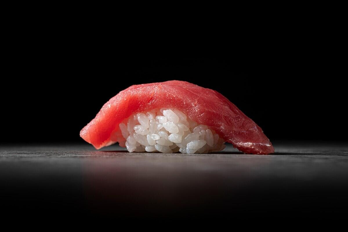 Суши тунец ( 2шт )