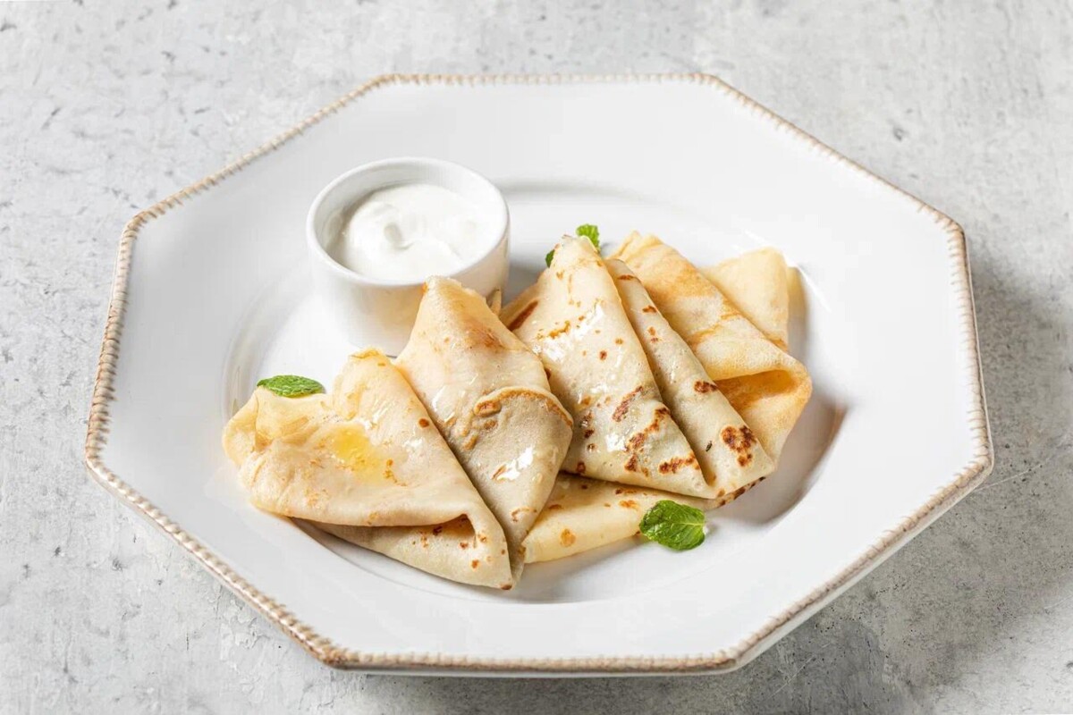 Домашние блины со сметаной