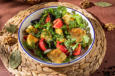 Пост: Салат постный с жареными баклажанами и томатами