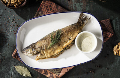 Форель, фаршированная зеленью