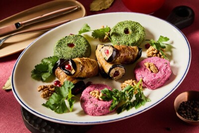 Ассорти пхали с рулетиками из обжаренных баклажанов