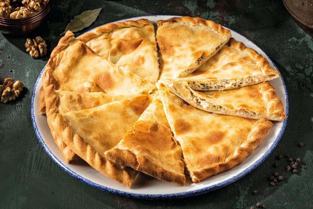 Пирог Кубдари с курицей